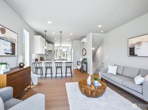 15726 40TH Avenue W C1, Lynnwood WA 98087