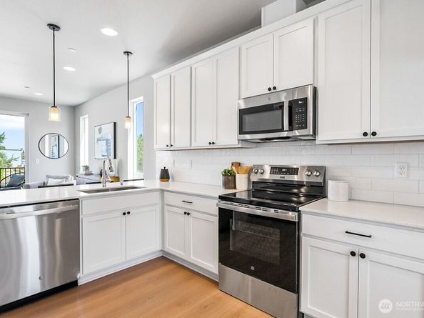 15726 40TH Avenue W C1, Lynnwood WA 98087