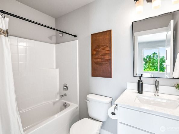 15726 40TH Avenue W C1, Lynnwood WA 98087