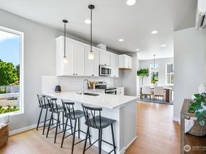 15726 40TH Avenue W C1, Lynnwood WA 98087