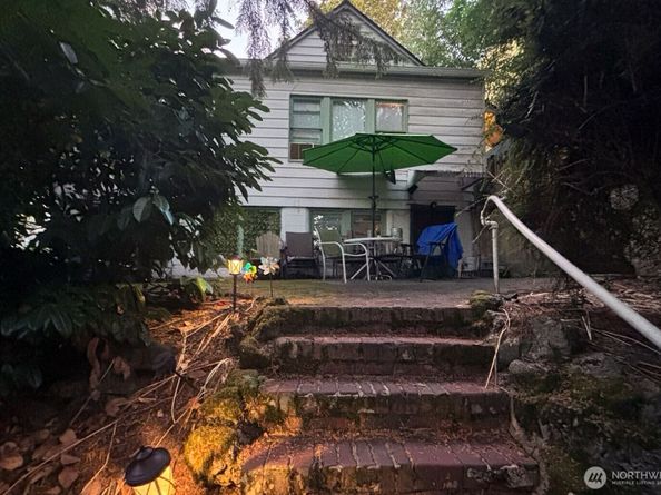 3915 S Brandon Street, Seattle WA 98118