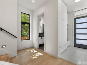 128 24th Avenue, Seattle WA 98122