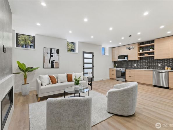 128 24th Avenue, Seattle WA 98122