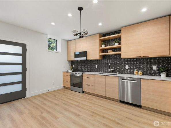128 24th Avenue, Seattle WA 98122