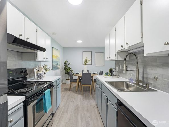 13229 Linden Avenue N 402B, Seattle WA 98133