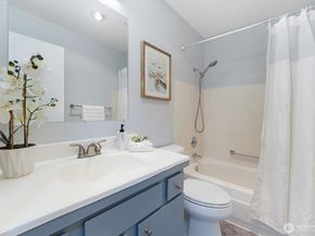 13229 Linden Avenue N 402B, Seattle WA 98133