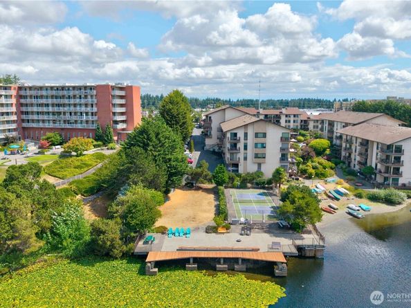13229 Linden Avenue N 402B, Seattle WA 98133