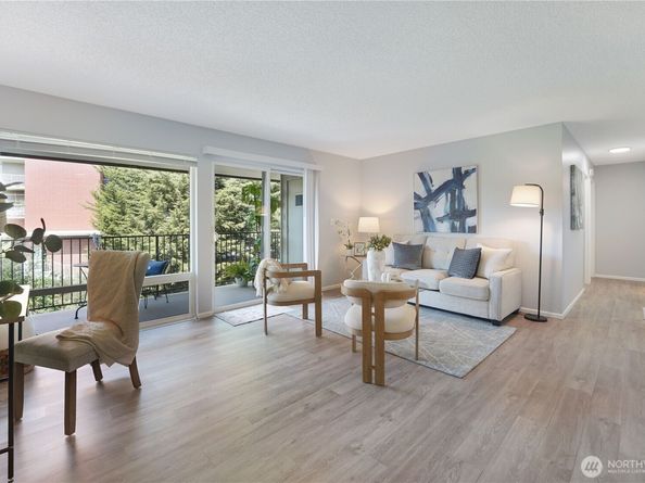 13229 Linden Avenue N 402B, Seattle WA 98133