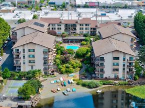 13229 Linden Avenue N 402B, Seattle WA 98133