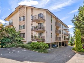 13229 Linden Avenue N 402B, Seattle WA 98133