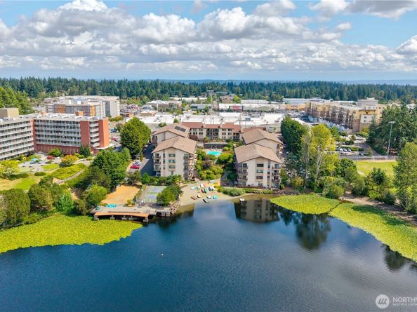 13229 Linden Avenue N 402B, Seattle WA 98133