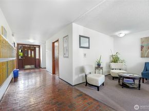 13229 Linden Avenue N 402B, Seattle WA 98133