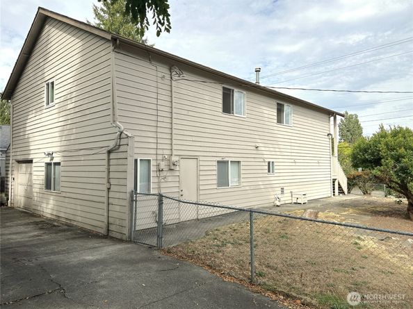 8803 15th Avenue NE, Seattle WA 98115