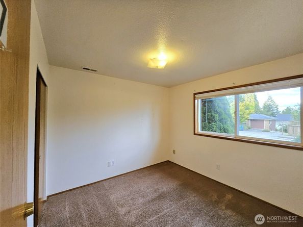 8803 15th Avenue NE, Seattle WA 98115