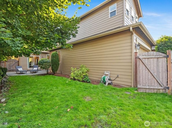 10909 243rd Avenue NE, Redmond WA 98053