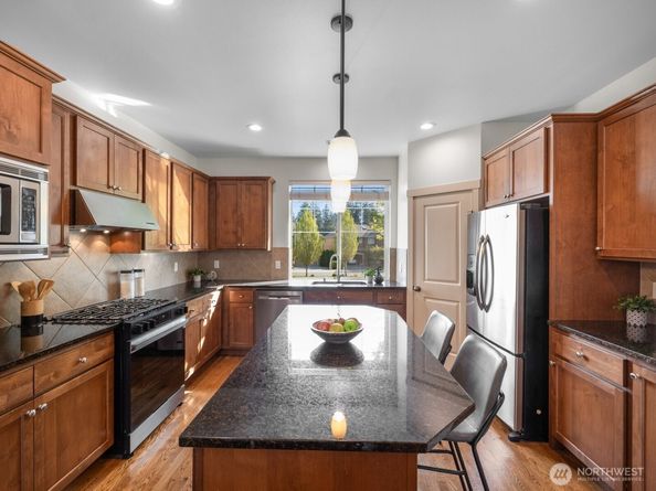 10909 243rd Avenue NE, Redmond WA 98053
