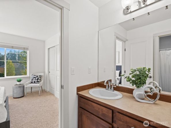 10909 243rd Avenue NE, Redmond WA 98053