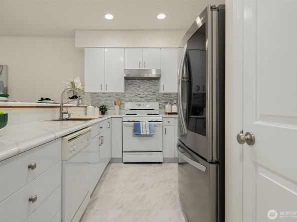 5003 Lake Avenue S B, Renton WA 98055