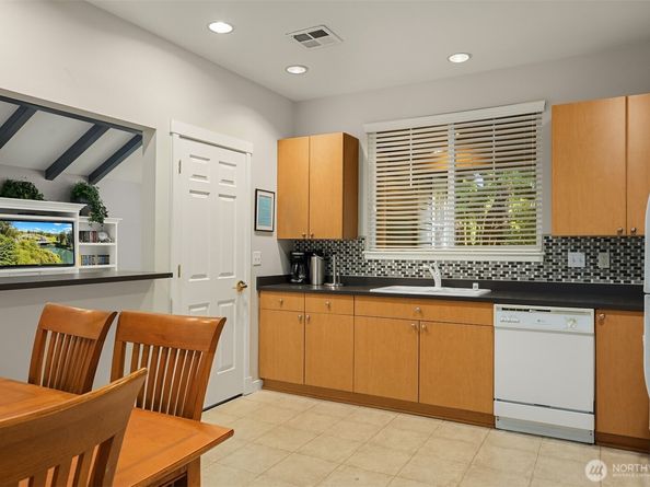 5003 Lake Avenue S B, Renton WA 98055