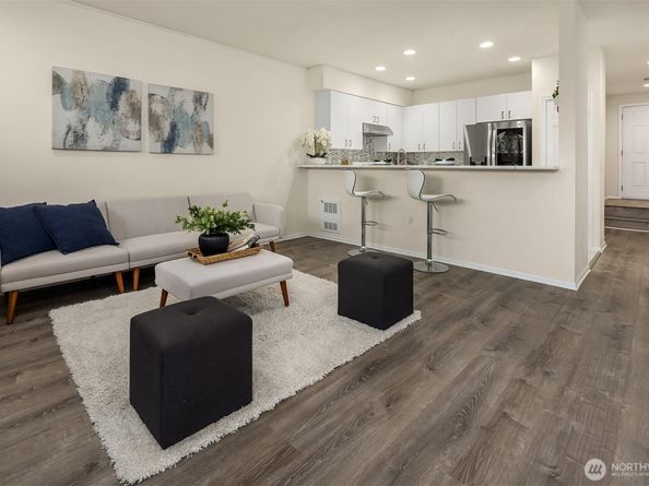 5003 Lake Avenue S B, Renton WA 98055
