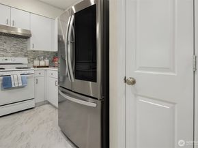 5003 Lake Avenue S B, Renton WA 98055