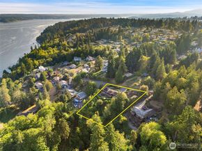 3620 NE Bahia Vista, Bremerton WA 98310