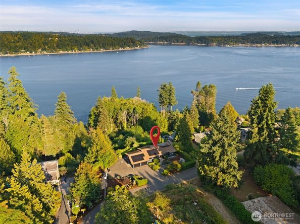 3620 NE Bahia Vista, Bremerton WA 98310