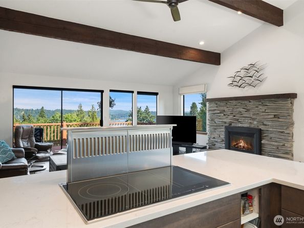 3620 NE Bahia Vista, Bremerton WA 98310