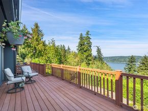 3620 NE Bahia Vista, Bremerton WA 98310