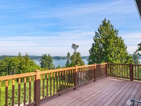 3620 NE Bahia Vista, Bremerton WA 98310