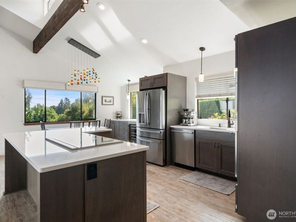 3620 NE Bahia Vista, Bremerton WA 98310