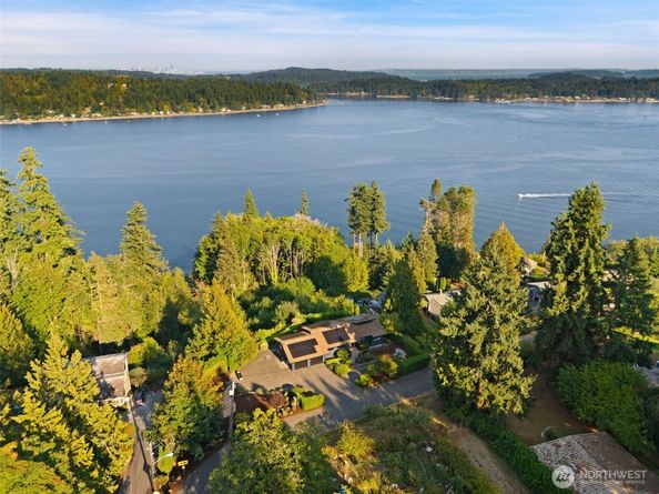 3620 NE Bahia Vista, Bremerton WA 98310