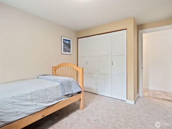 3620 NE Bahia Vista, Bremerton WA 98310