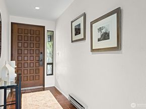 6714 Park Point Way NE, Seattle WA 98115