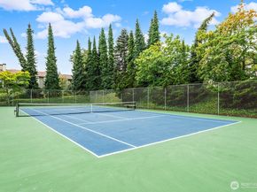 6714 Park Point Way NE, Seattle WA 98115