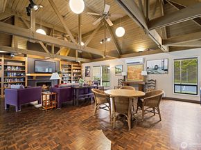 6714 Park Point Way NE, Seattle WA 98115