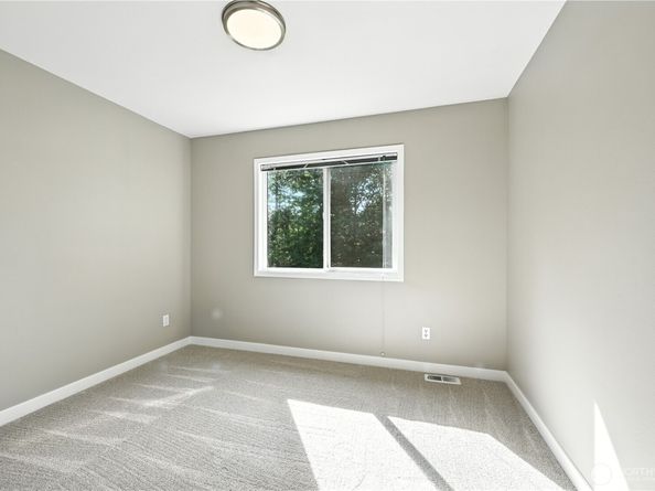 12604 SE 228th Court, Kent WA 98031