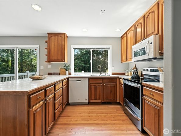 12604 SE 228th Court, Kent WA 98031