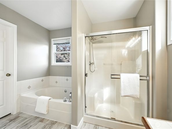 12604 SE 228th Court, Kent WA 98031