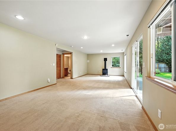 12604 SE 228th Court, Kent WA 98031
