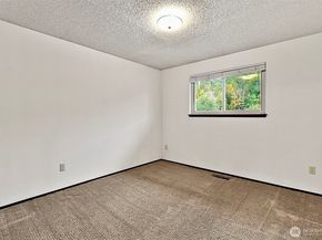 1709 Riverview Drive NE, Auburn WA 98002