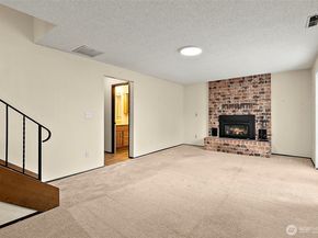 1709 Riverview Drive NE, Auburn WA 98002
