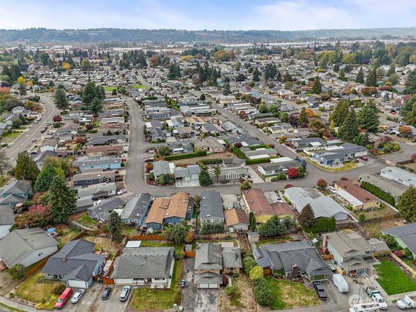 1709 Riverview Drive NE, Auburn WA 98002