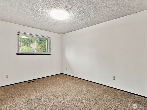 1709 Riverview Drive NE, Auburn WA 98002