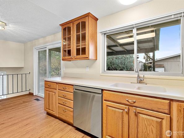 1709 Riverview Drive NE, Auburn WA 98002