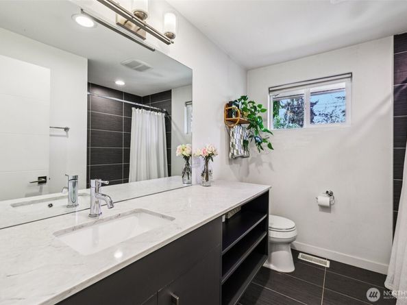 8100 8th Avenue SW, Seattle WA 98106