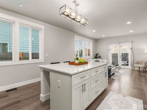 10232 17th Avenue SW, Seattle WA 98146