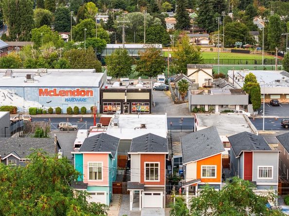10232 17th Avenue SW, Seattle WA 98146