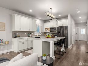 10232 17th Avenue SW, Seattle WA 98146