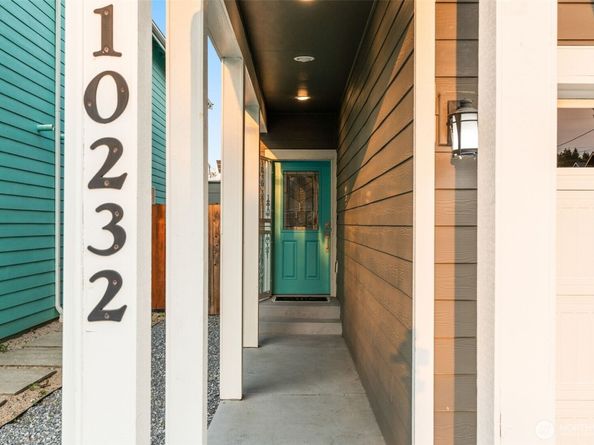 10232 17th Avenue SW, Seattle WA 98146